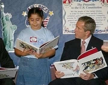 Bush con libro infantil (¡al revés!)